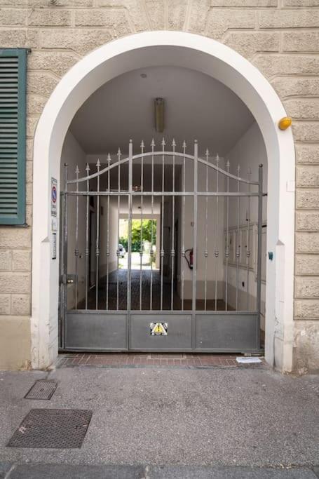 22 Home - Parcheggio Privato - Accogliente - Collegamento Sardegna E Corsica Livorno Exterior foto